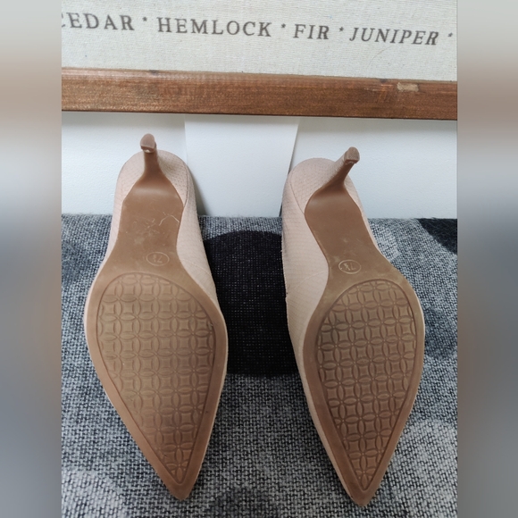 Merona Nude Heels - 7.5 - Picture 6 of 6